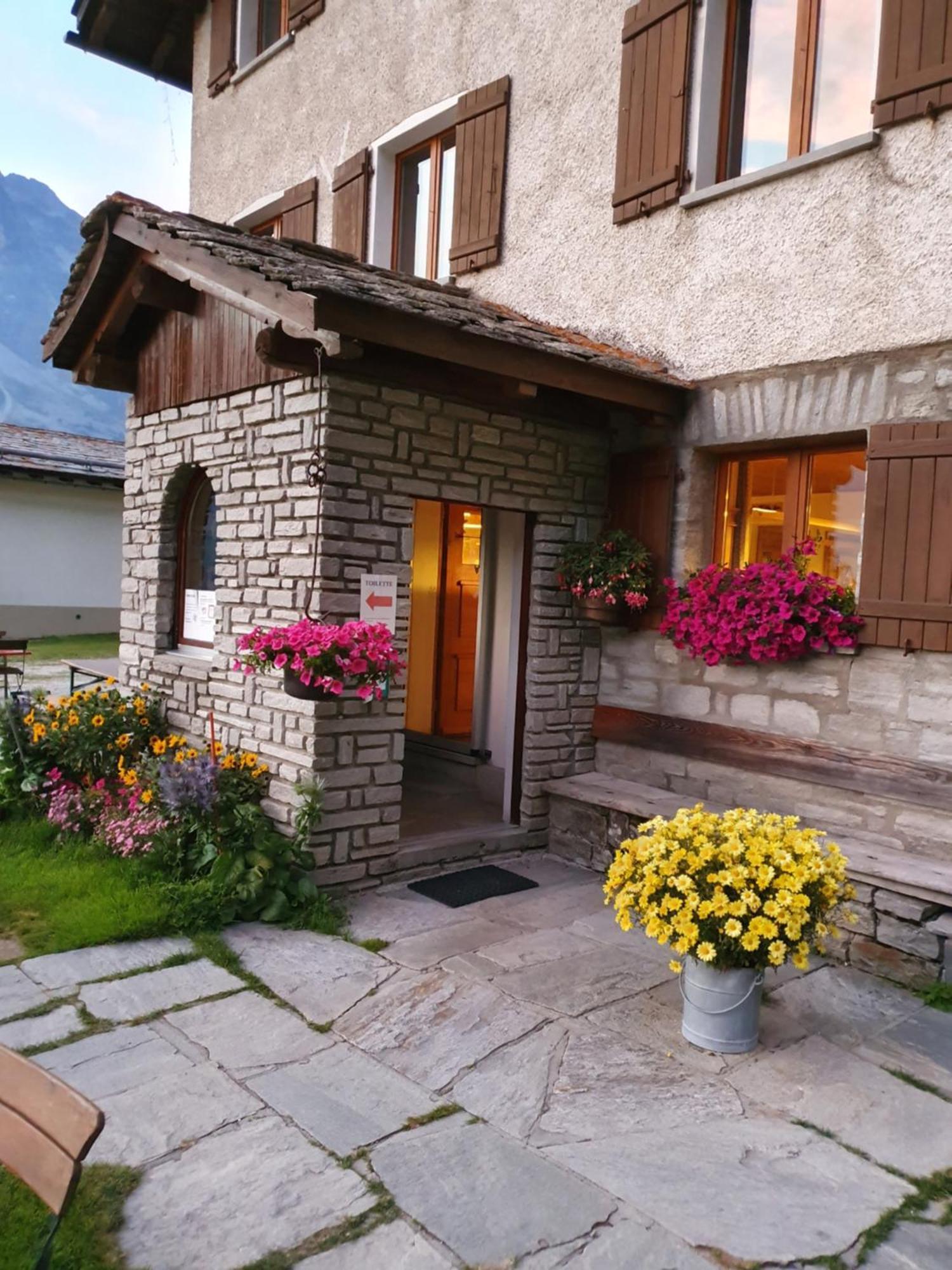 Hotel Ristorante Lagrev Малоя Екстериор снимка