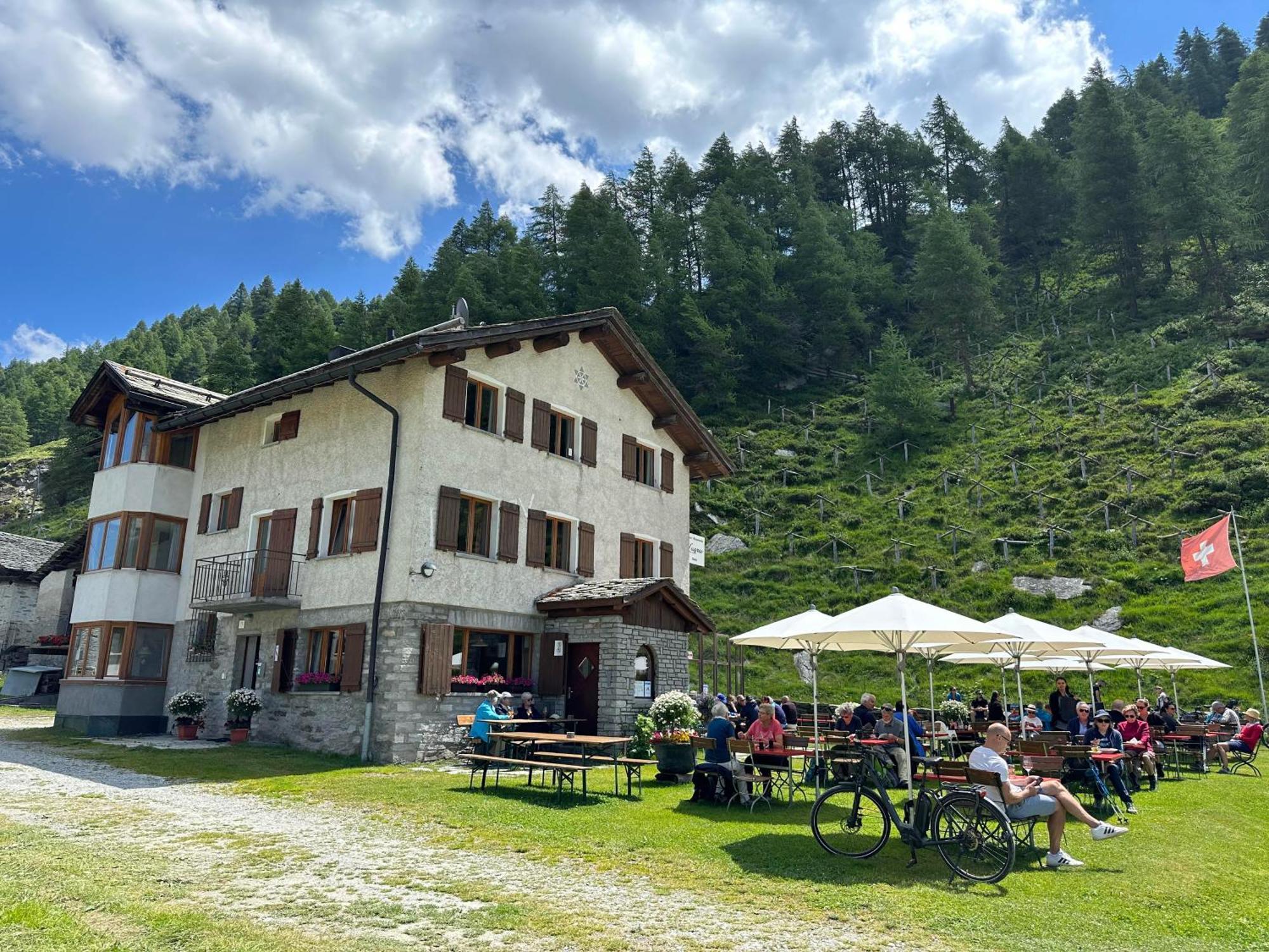 Hotel Ristorante Lagrev Малоя Екстериор снимка